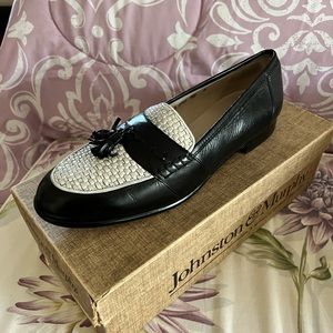 johnston & murphy sz 12 mens loafers.